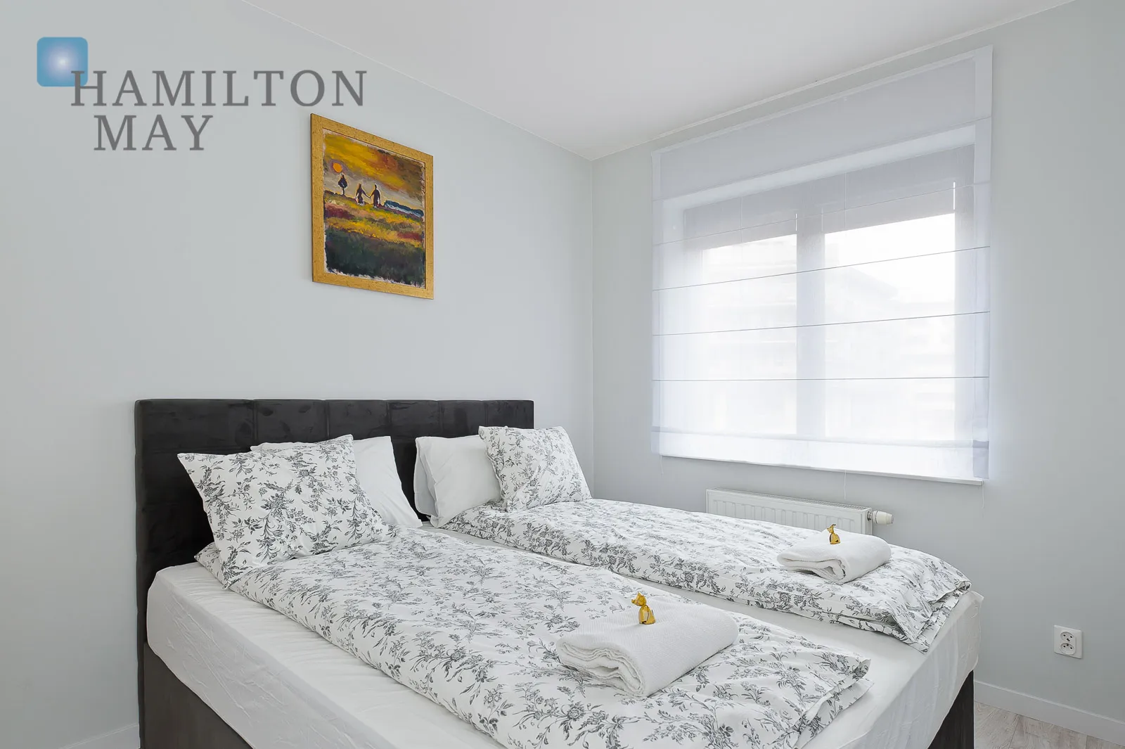 A modern apartment in the prestigious Ludwinów development on the Vistula Boulevards - slider