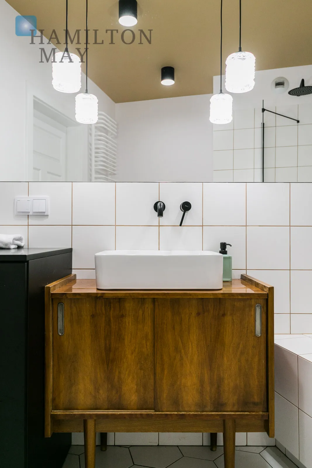 Comfortable top-floor apartment in Krakow - slider