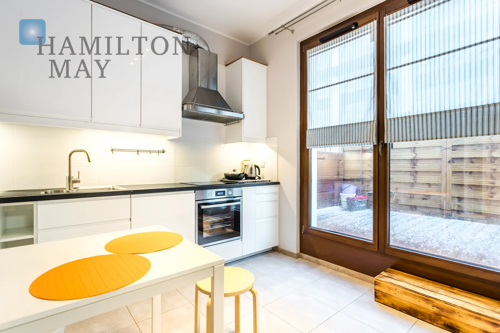 Продається простора квартира з балконом в Мокотові - slider