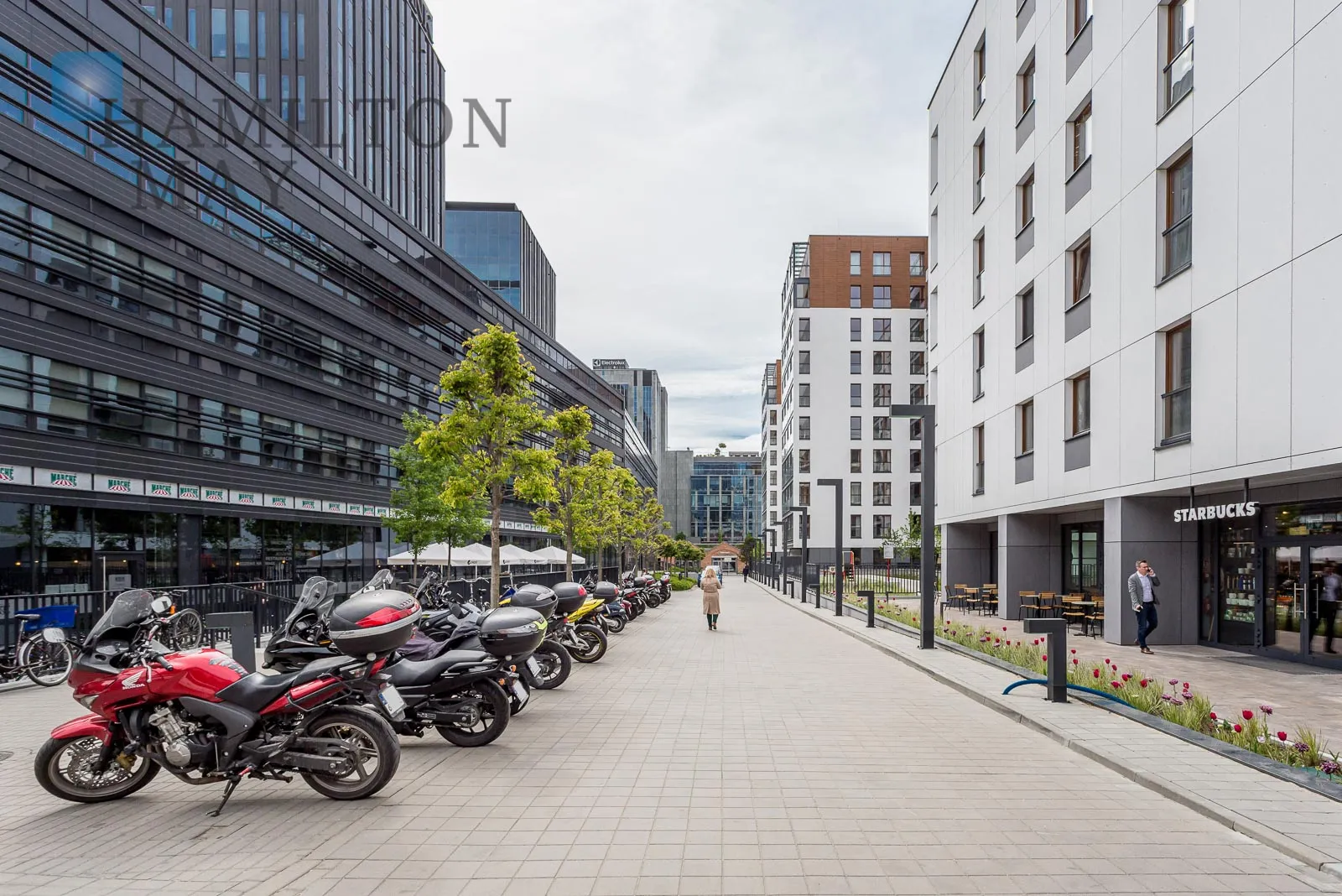 Przestronny apartament z balkonem na Woli - slider