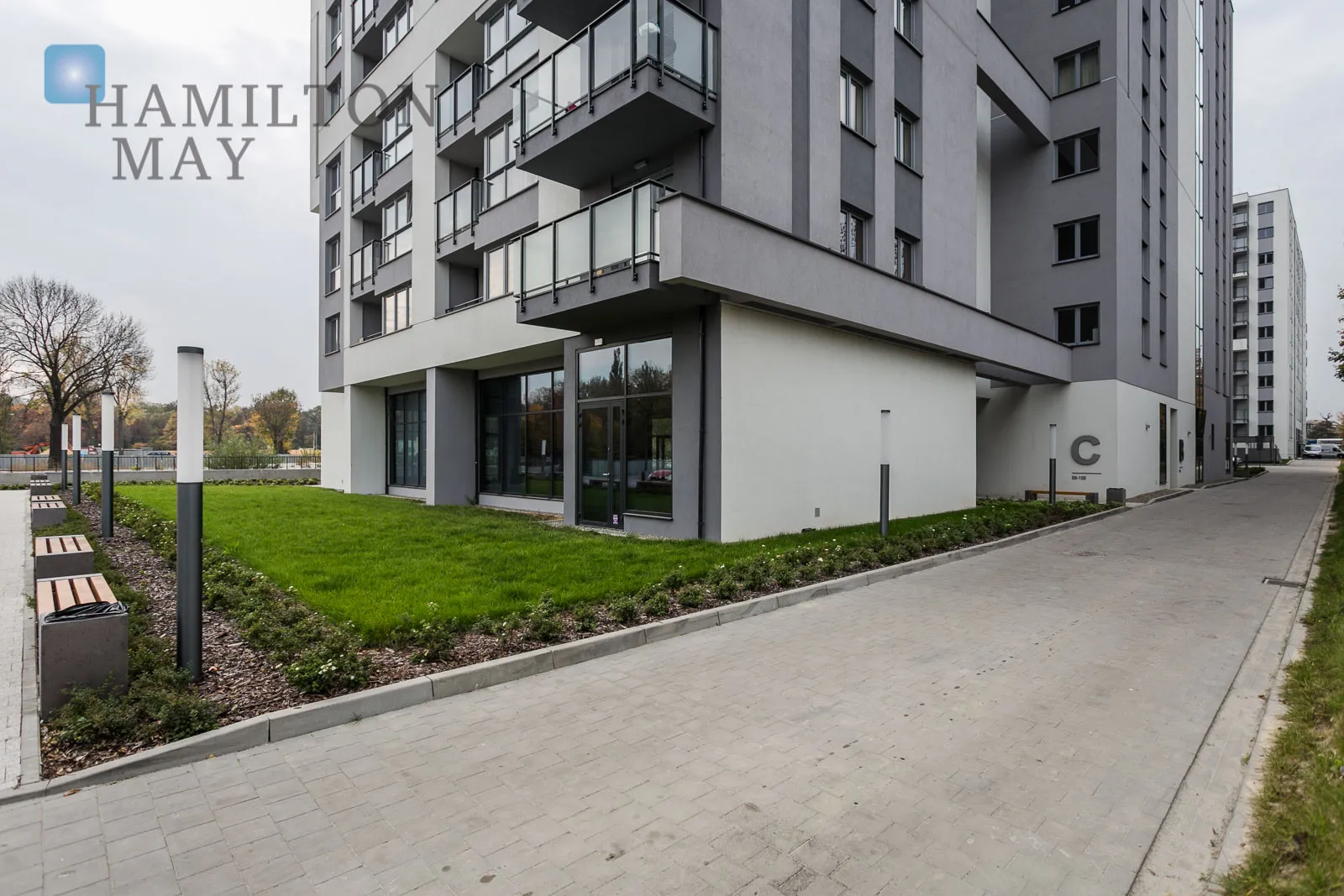 Exclusive, two-story apartment with a dressing room and two bathrooms - slider