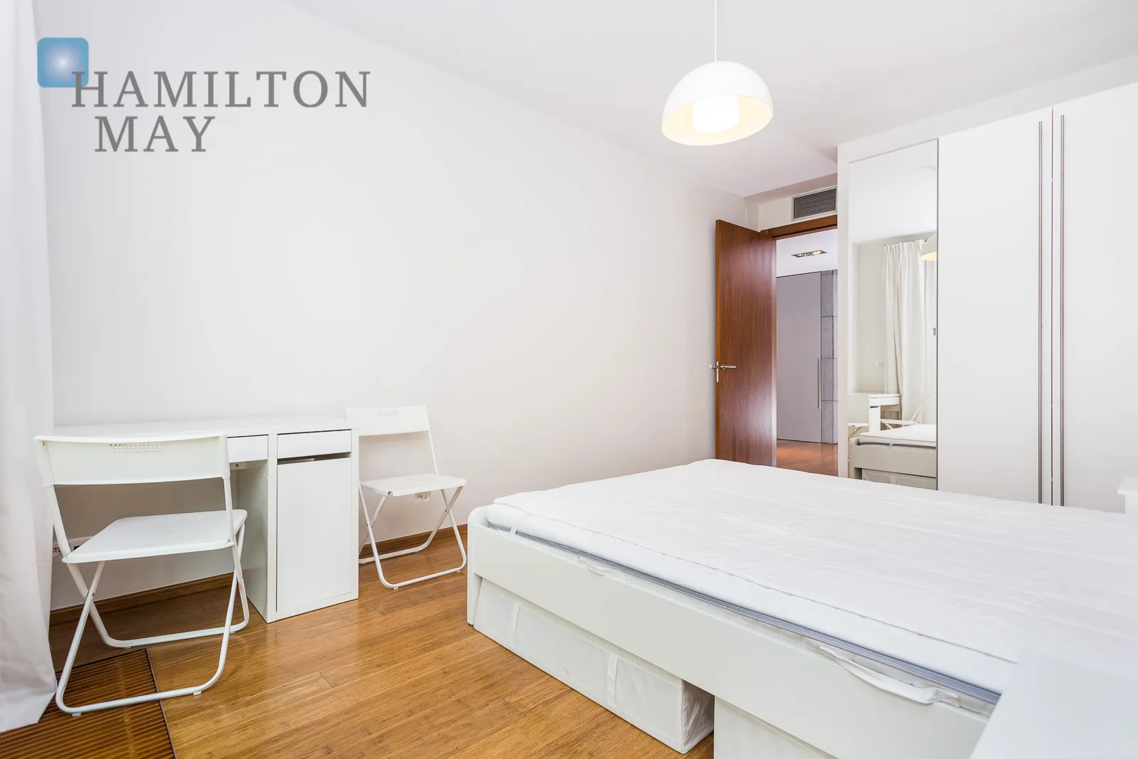 A luxurious apartment in one of the most beautiful places in Krakow - slider