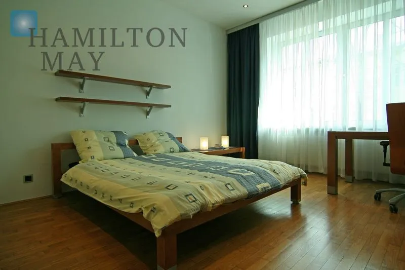 Modern two bedroom apartment in a great location - slider