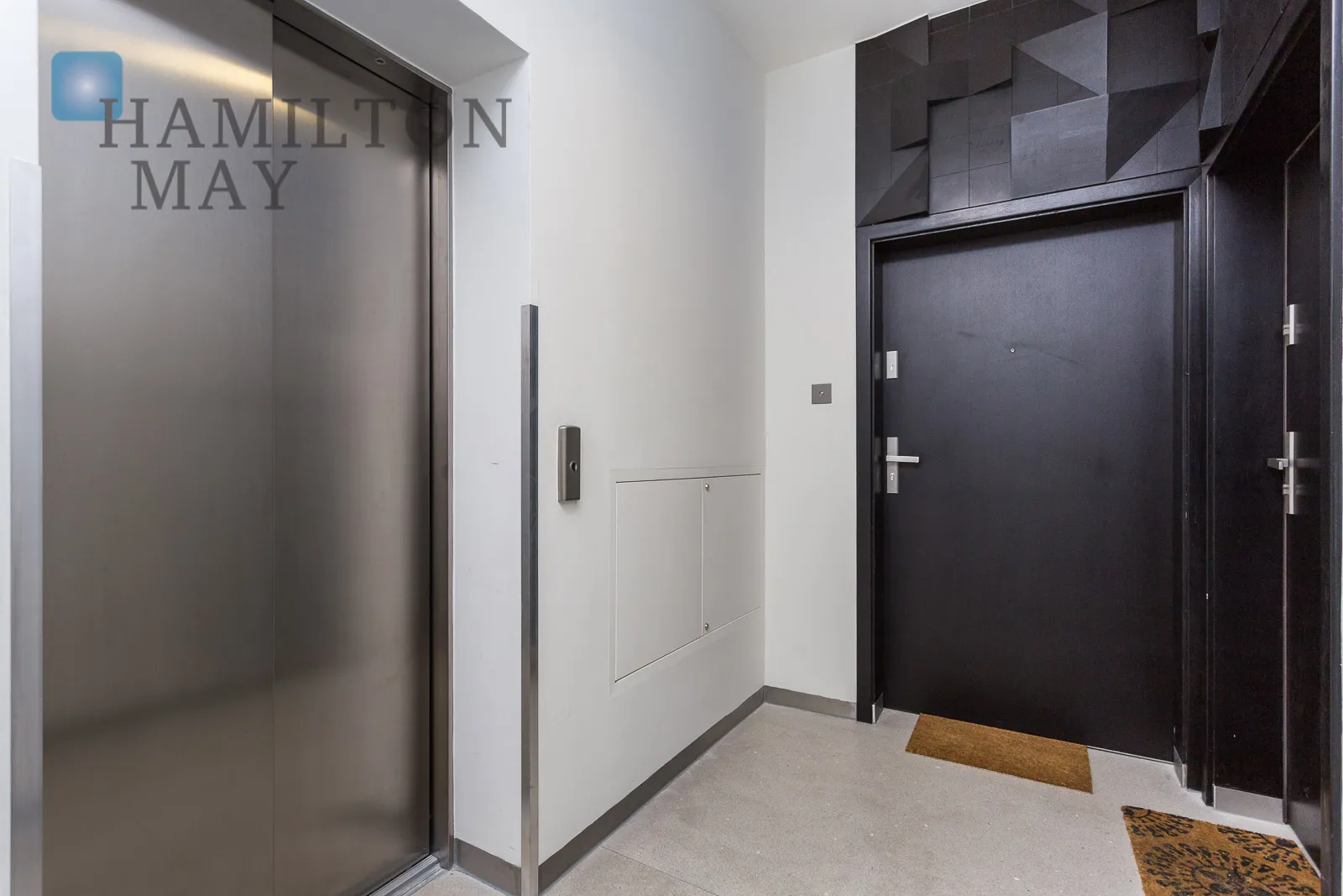 Spectacular, designer apartment in the very center of Warsaw - slider