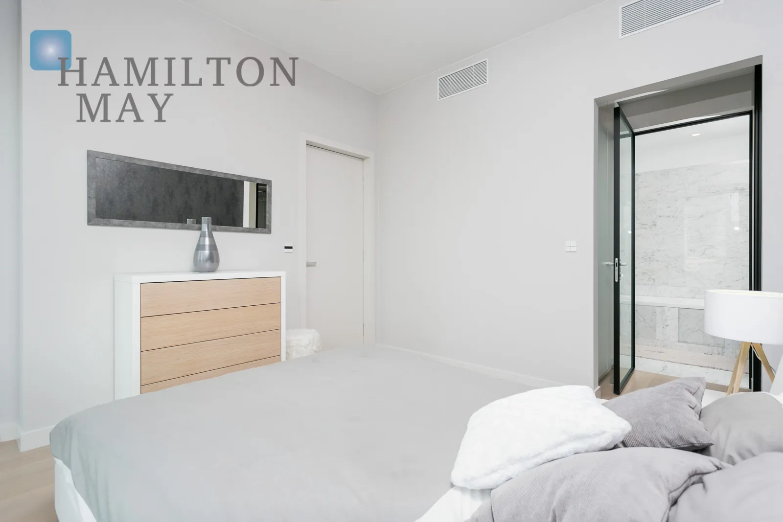 Ekskluzywny apartament z widokiem na centrum Warszawy - slider