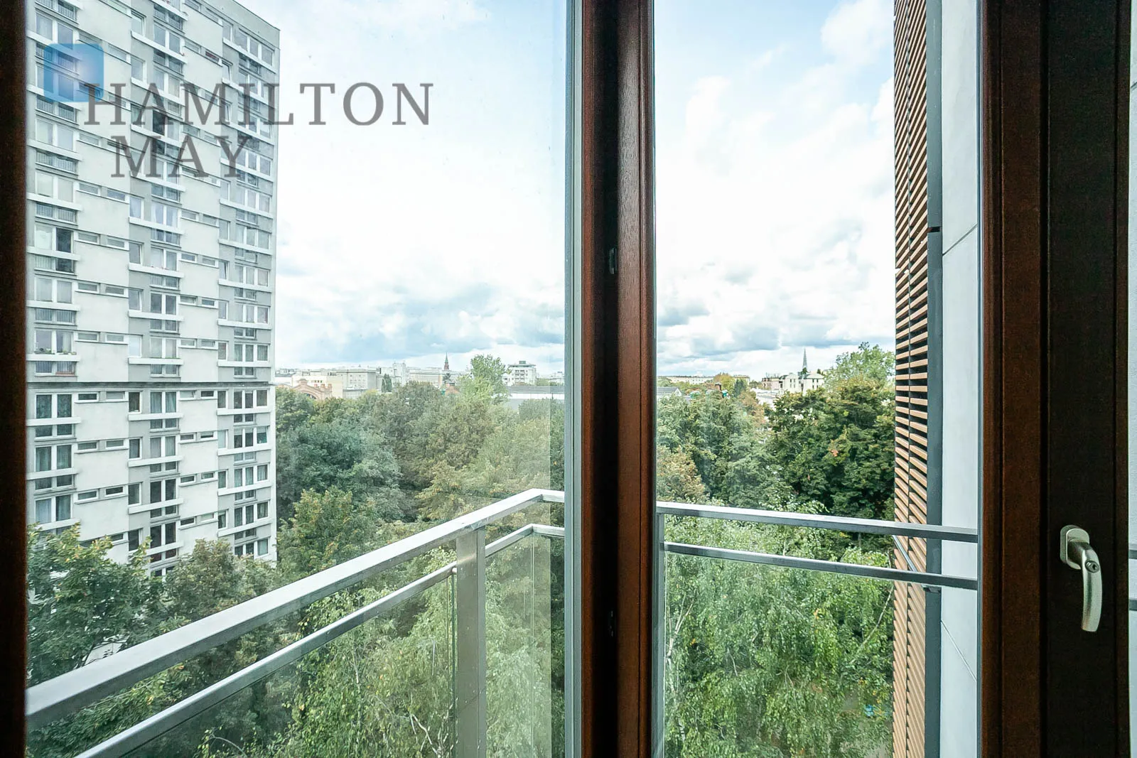 Luksusowy apartament z pięknym widokiem przy Grzybowskiej 4 - slider