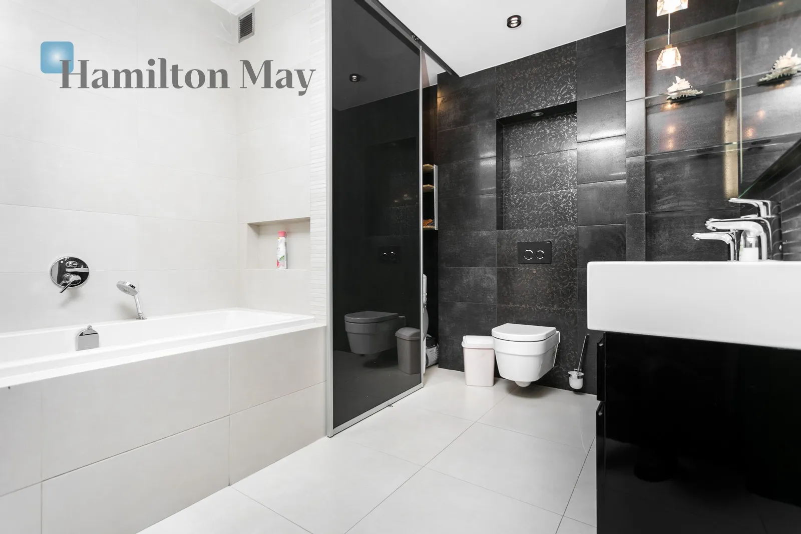 Level: 1 Price: 8000 PLN Bedrooms: 2 Bathrooms: 1 Size: 95m2 Price/m2: 84 PLN - slider