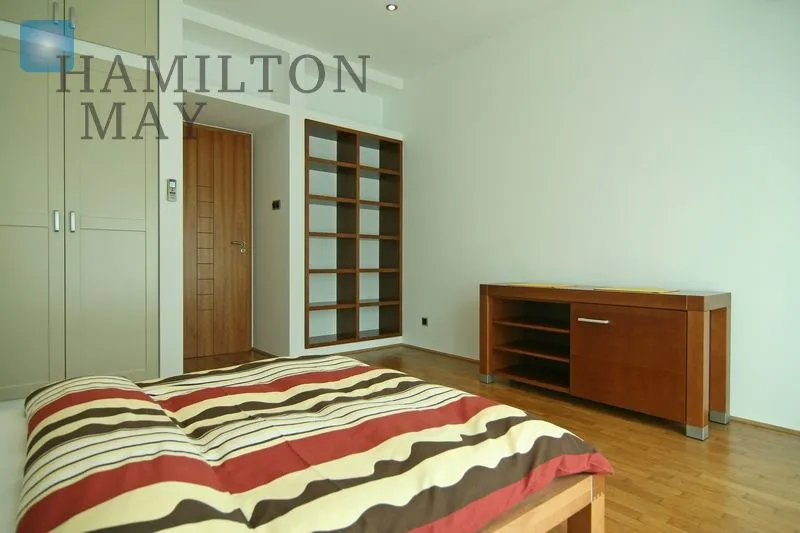 Modern two bedroom apartment in a great location - slider