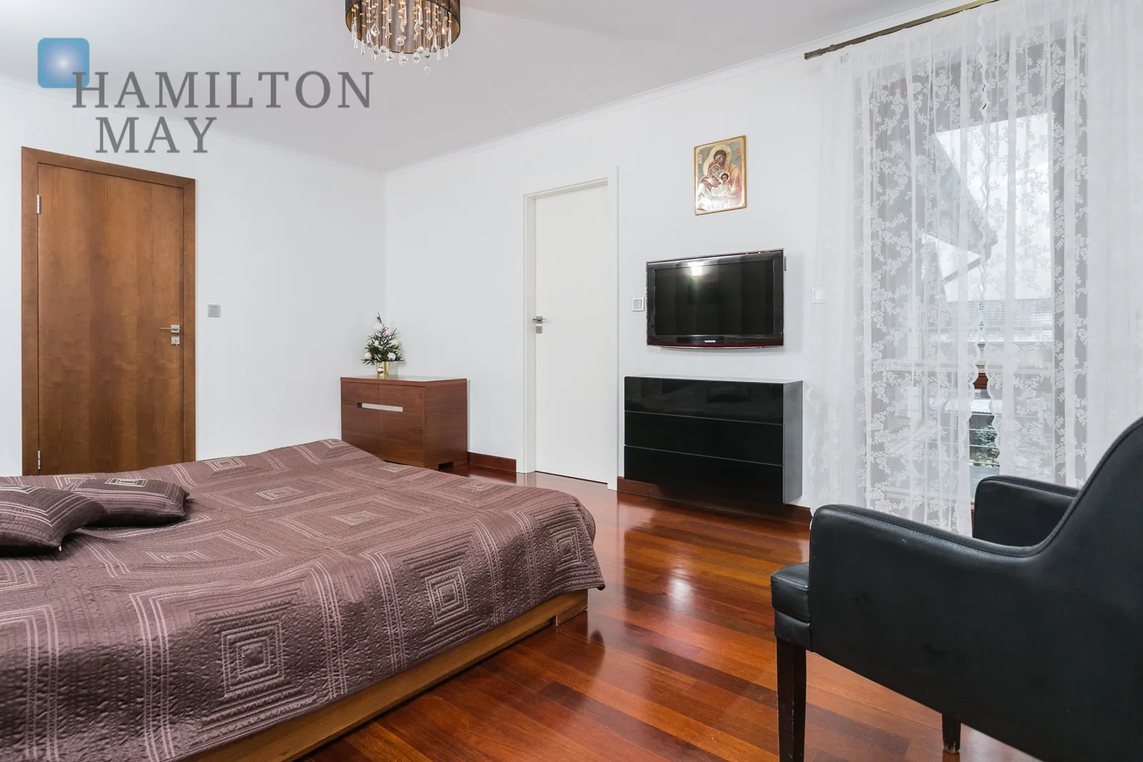 Просторий будинок з гарною ділянкою та сучасним закритим житловим комплексом на півночі Кракова | Маслом'янца - slider