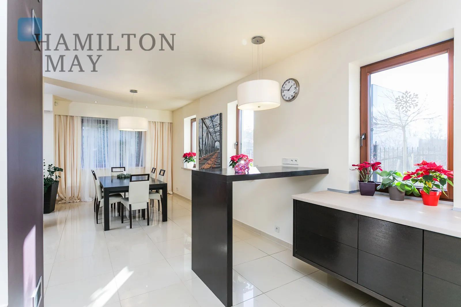 Atrakcyjny dom w zabudowie bliźniaczej na zamkniętym osiedlu na Wilanowie - slider