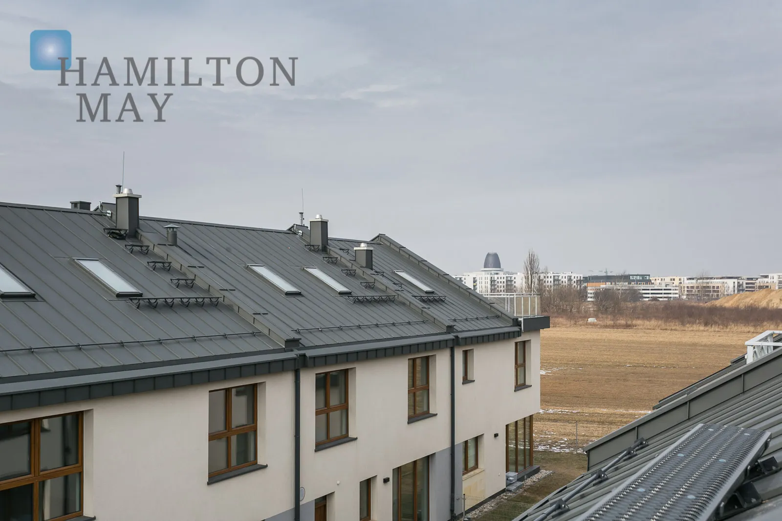 A beautiful, modern house in the Kapriola estate, right next to Miasteczko Wilanów - slider