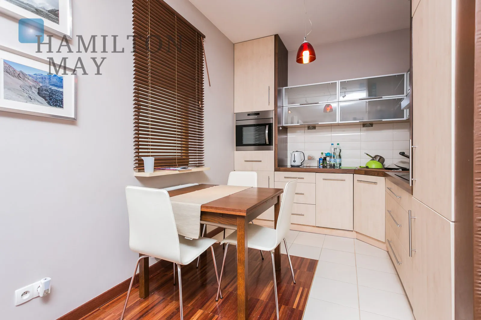 A quiet apartment in the Eko-Park development in Mokotów - slider