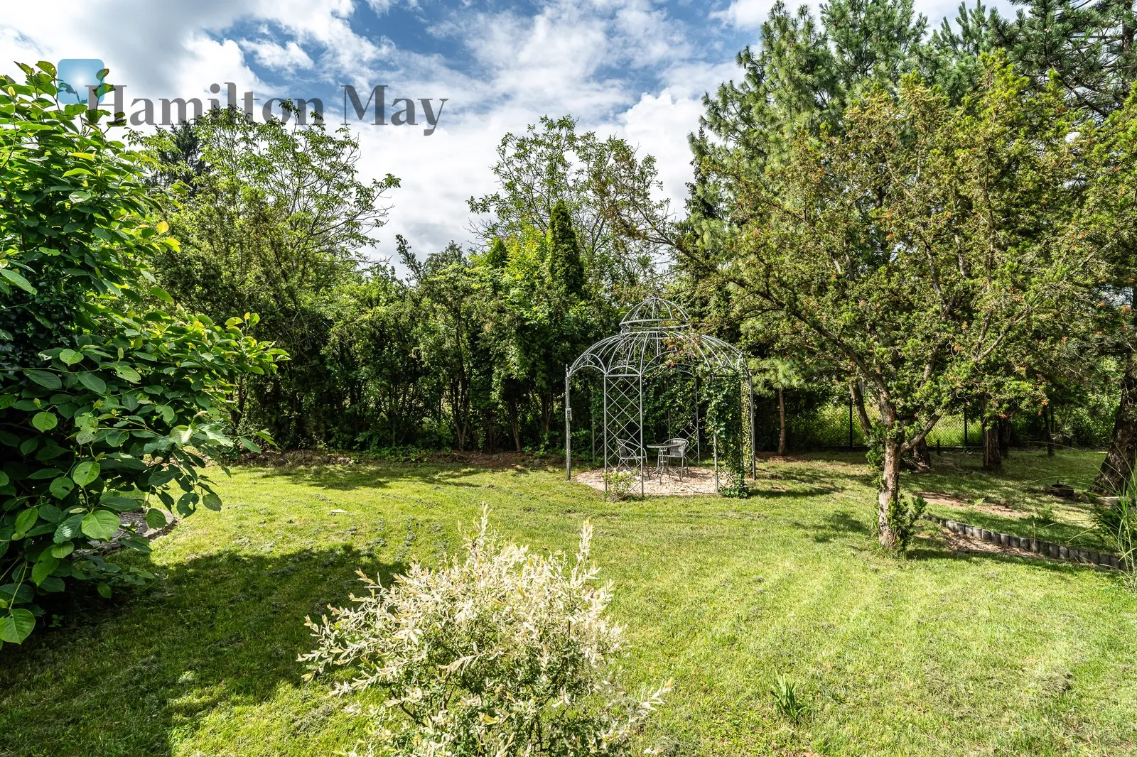 Spacious house in southern Kraków with a large garden, 6 km from Lusina and 9 km from the Old Town - slider