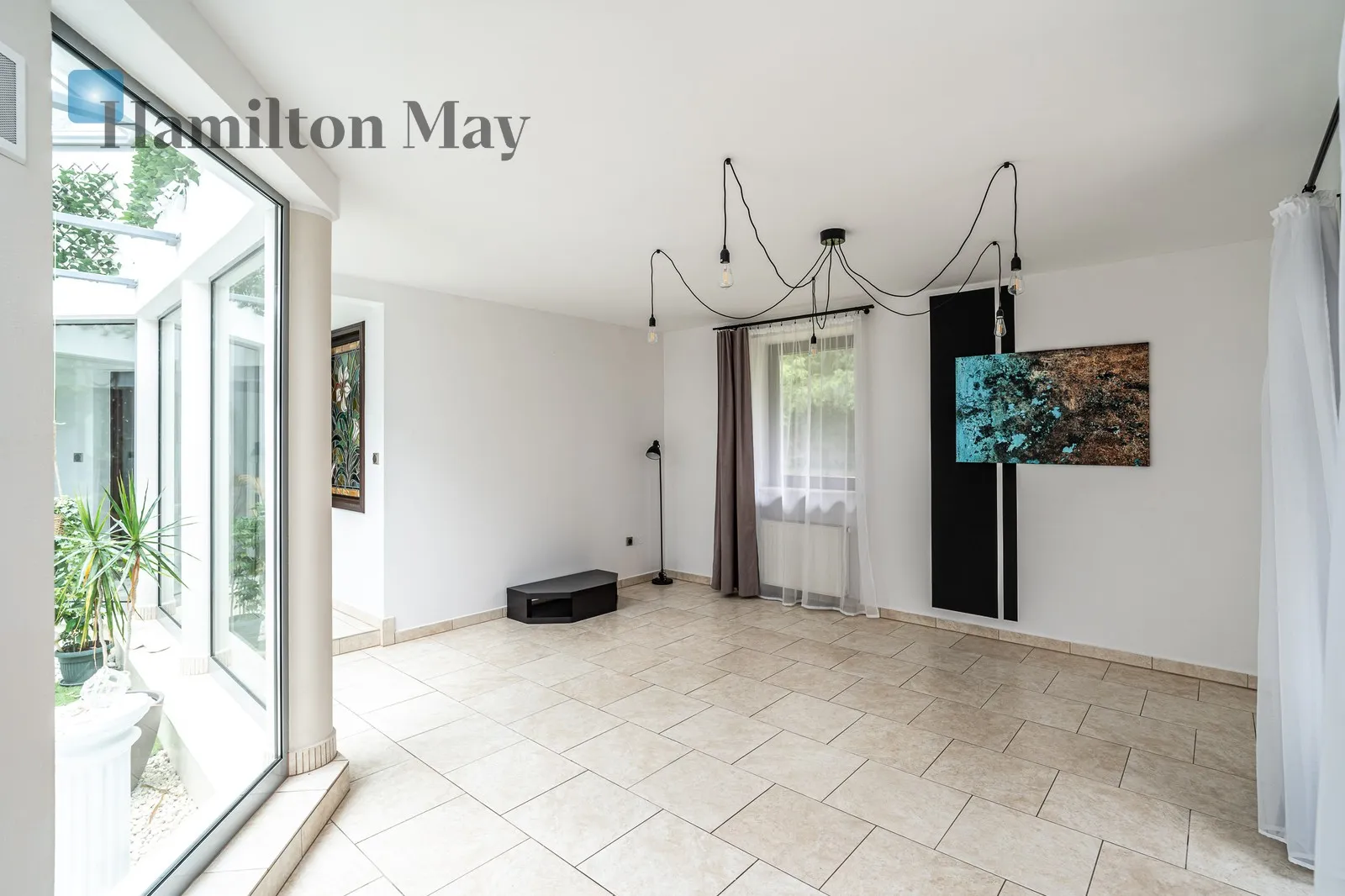 Spacious house in southern Kraków with a large garden, 6 km from Lusina and 9 km from the Old Town - slider