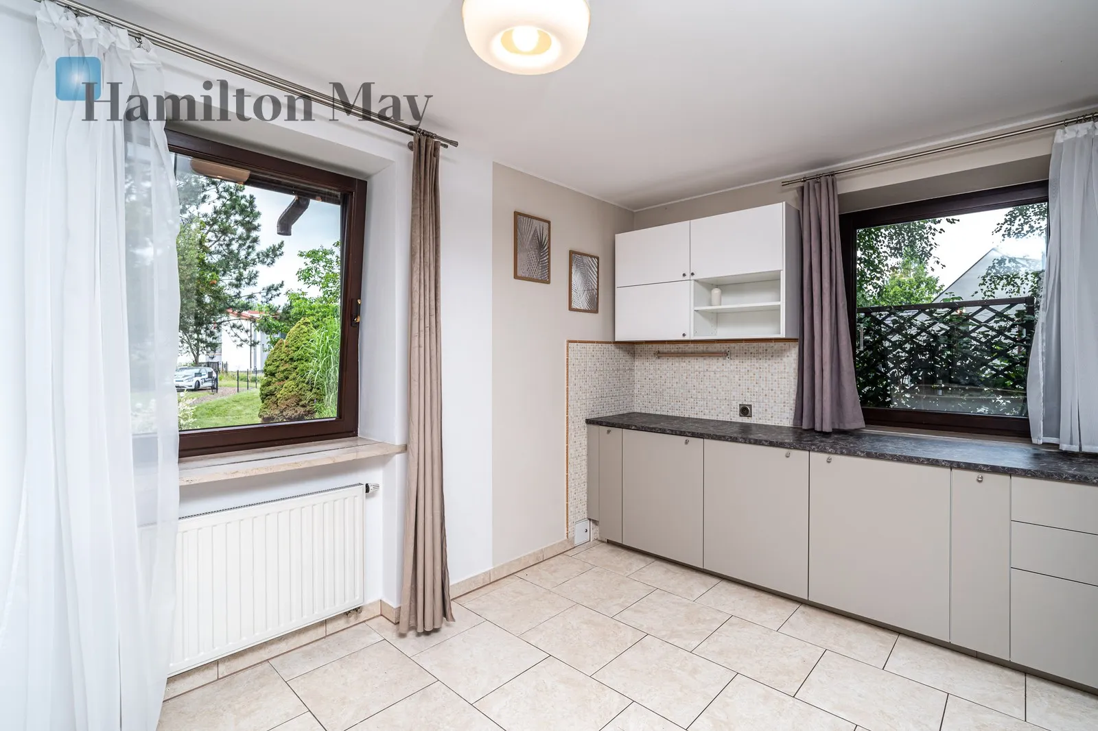 Spacious house in southern Kraków with a large garden, 6 km from Lusina and 9 km from the Old Town - slider