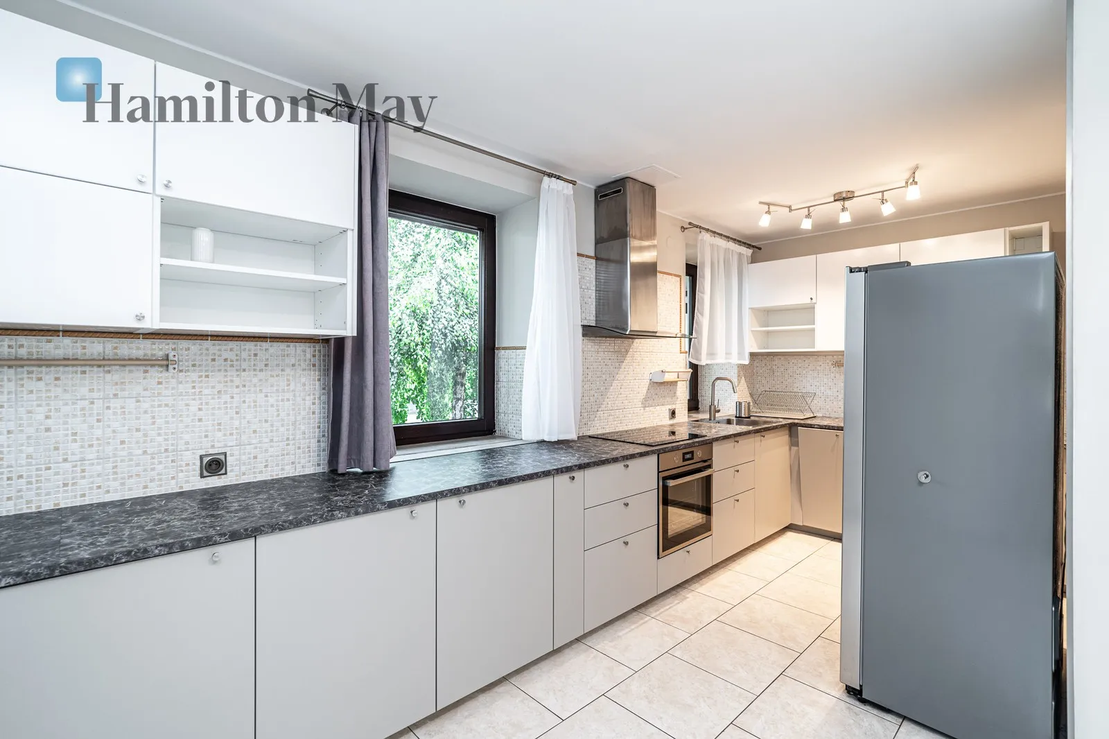 Spacious house in southern Kraków with a large garden, 6 km from Lusina and 9 km from the Old Town - slider