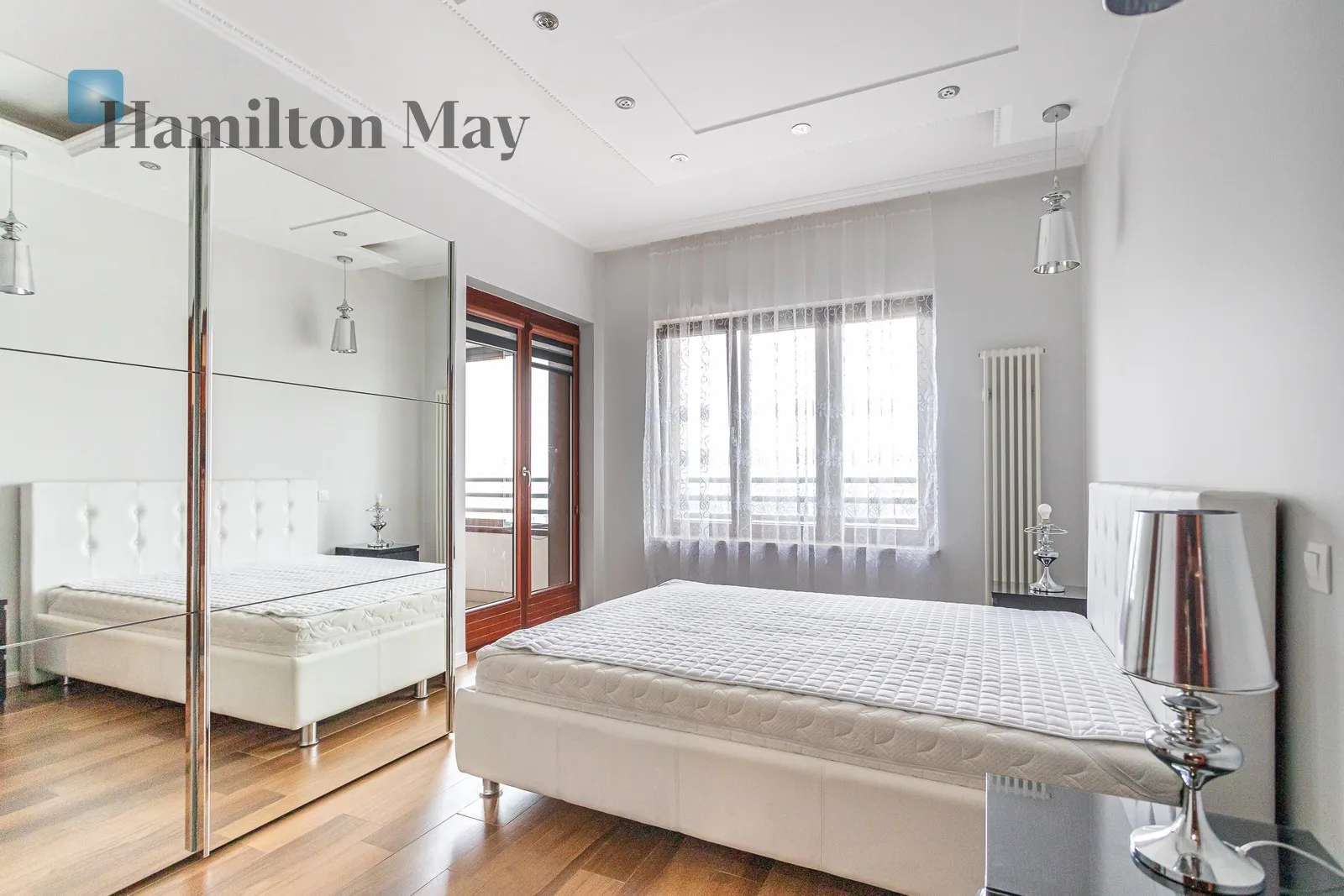 Region: Śródmieście Subregion: Nowe Miasto Distance to centre: 3.02 km Level: 16 Price: 11000 PLN Bedrooms: 3 Bathrooms: 2 - slider