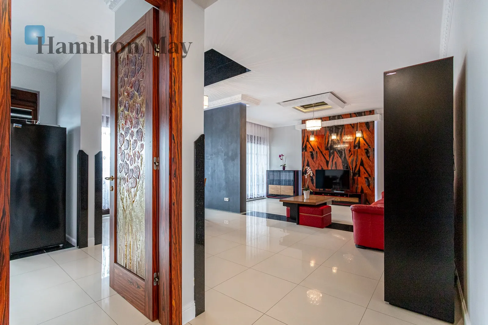 City: Warszawa Street: Pokorna Region: Śródmieście Subregion: Nowe Miasto Distance to centre: 3.02 km Level: 16 Price: 11000 PLN Bedrooms: 3 - slider