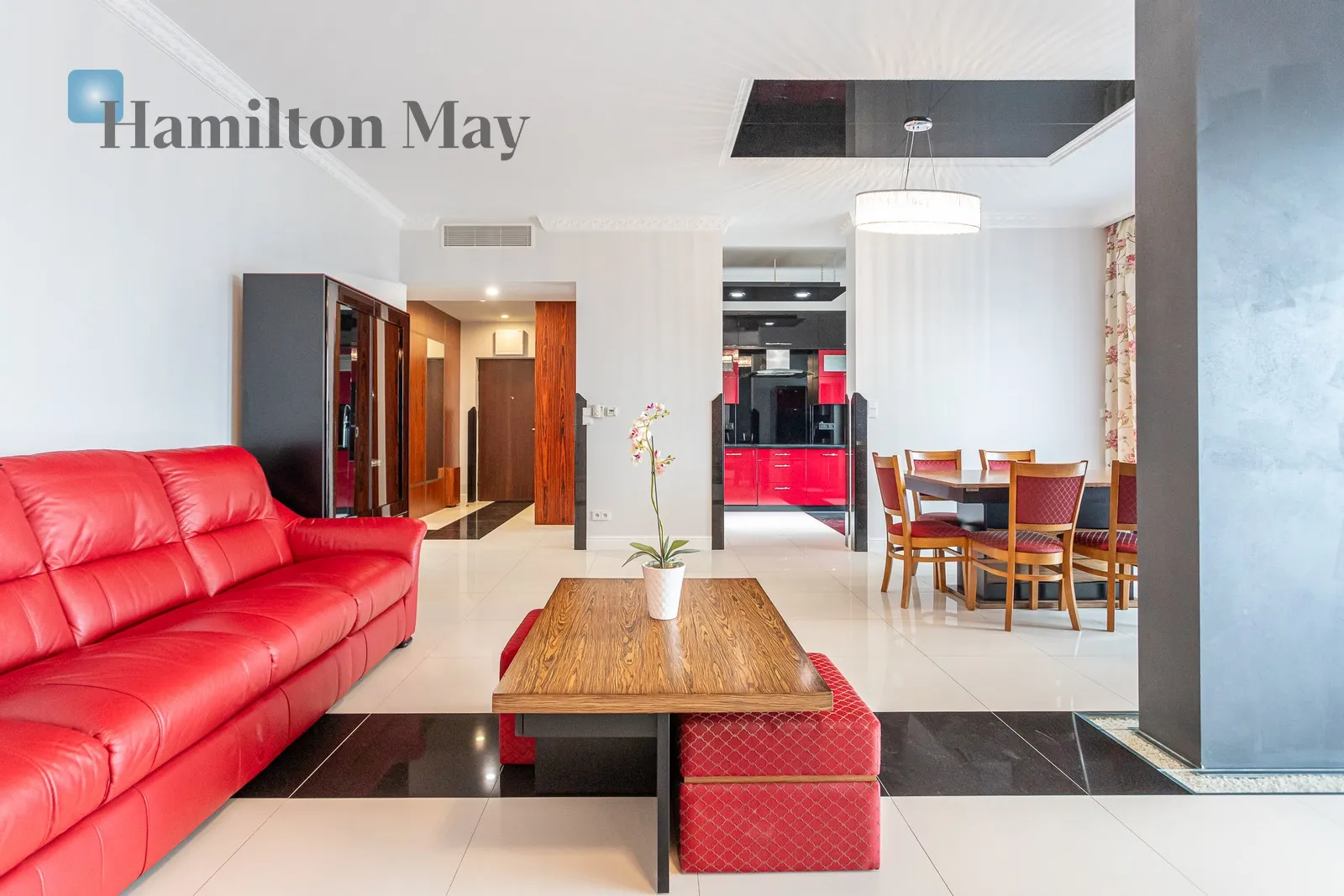 Street: Pokorna Region: Śródmieście Subregion: Nowe Miasto Distance to centre: 3.02 km Level: 16 Price: 11000 PLN Bedrooms: 3 Bathrooms: 2 Size: 132m2 - slider
