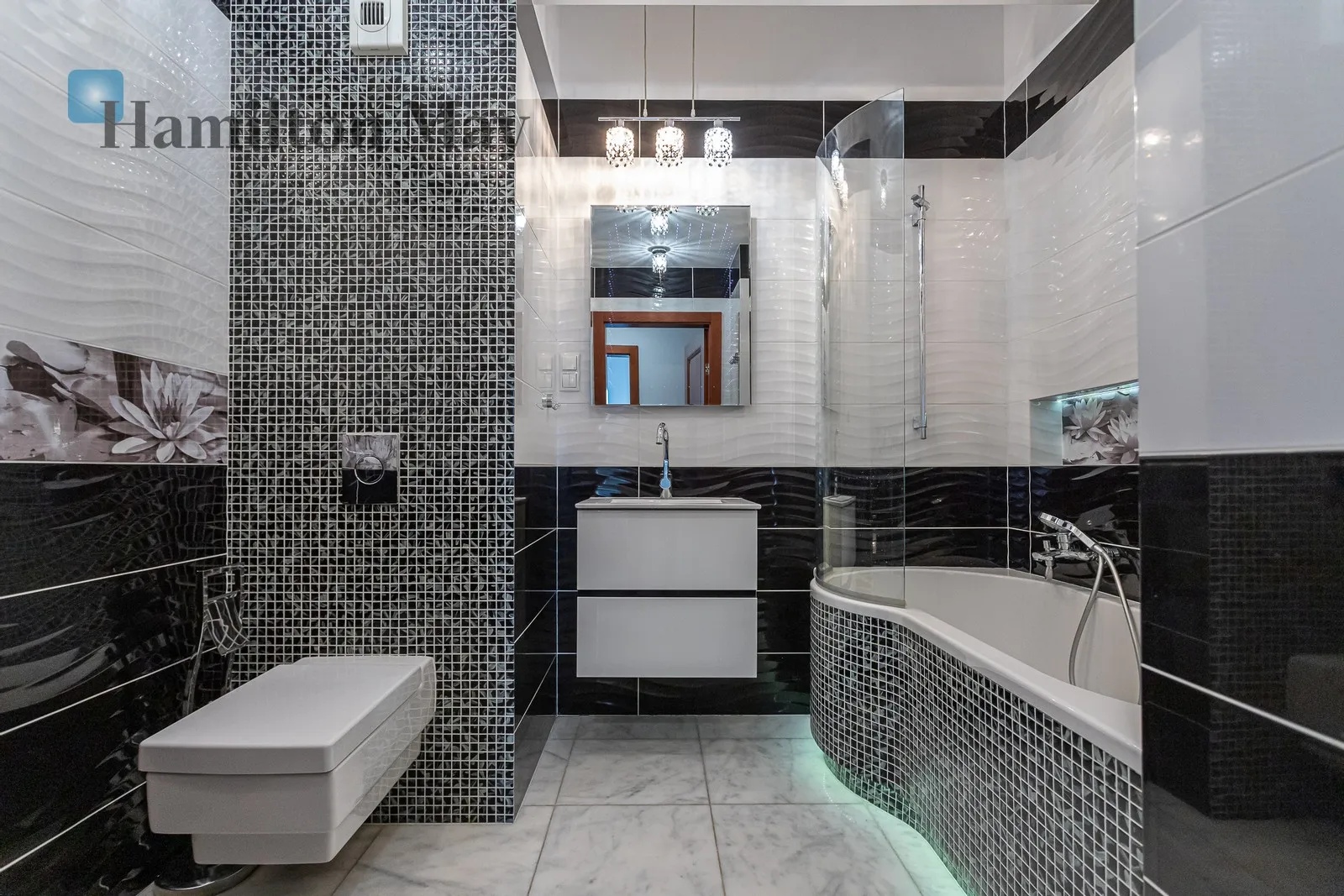 Subregion: Nowe Miasto Distance to centre: 3.02 km Level: 16 Price: 11000 PLN Bedrooms: 3 Bathrooms: 2 - slider