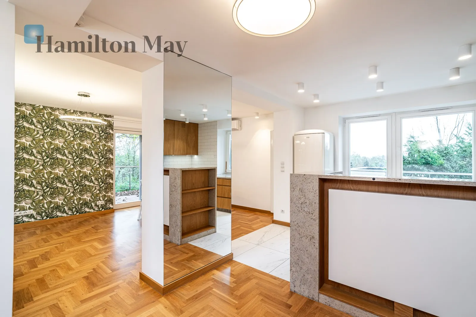 City: Kraków Street: Erazma i Stanisława Fabijańskich Region: Zwierzyniec Distance to centre: 3.33 km Price: 11000 PLN Bedrooms: 4 - slider