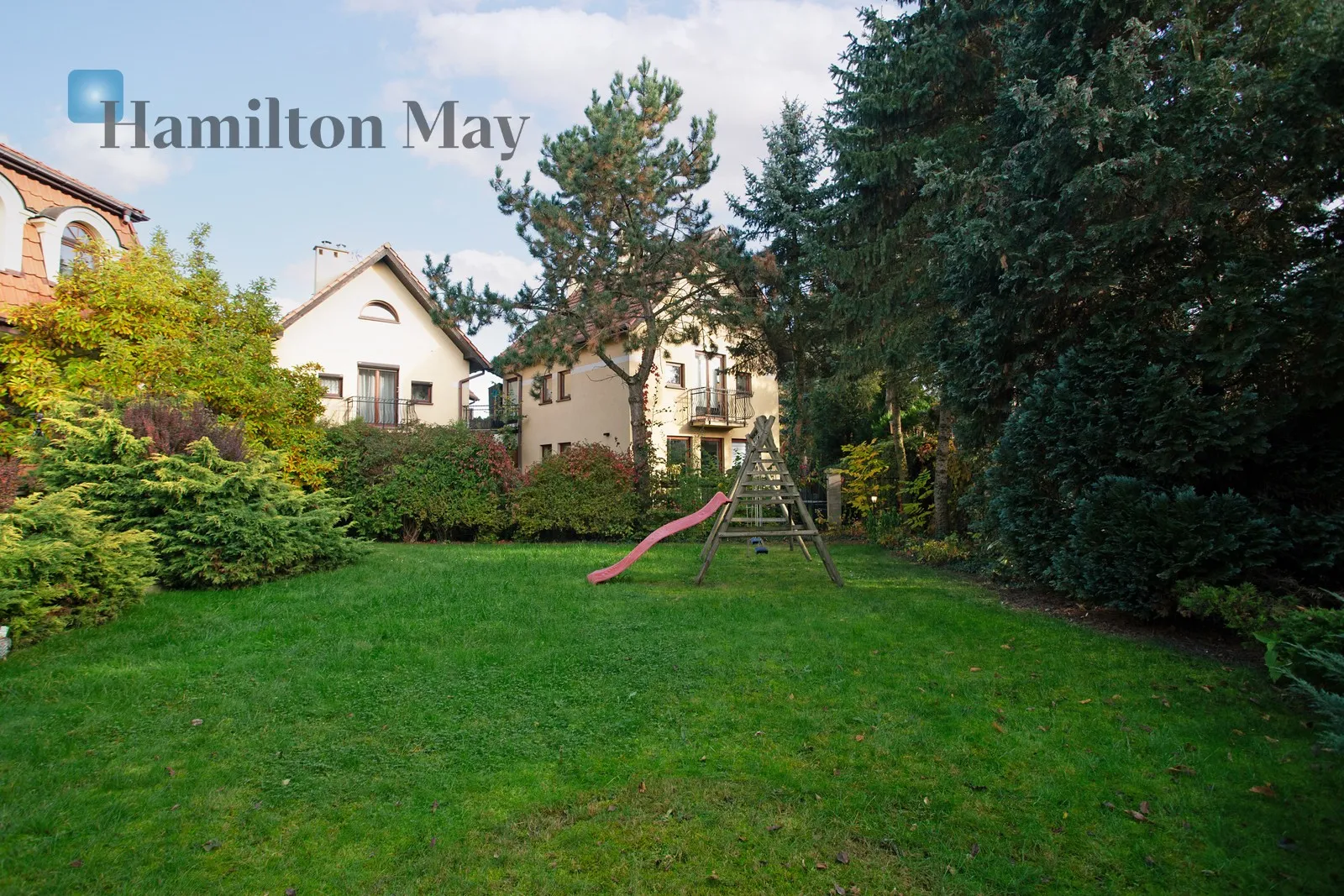 A spacious detached house in the immediate vicinity of Decjusza Park in Wola Justowska - slider