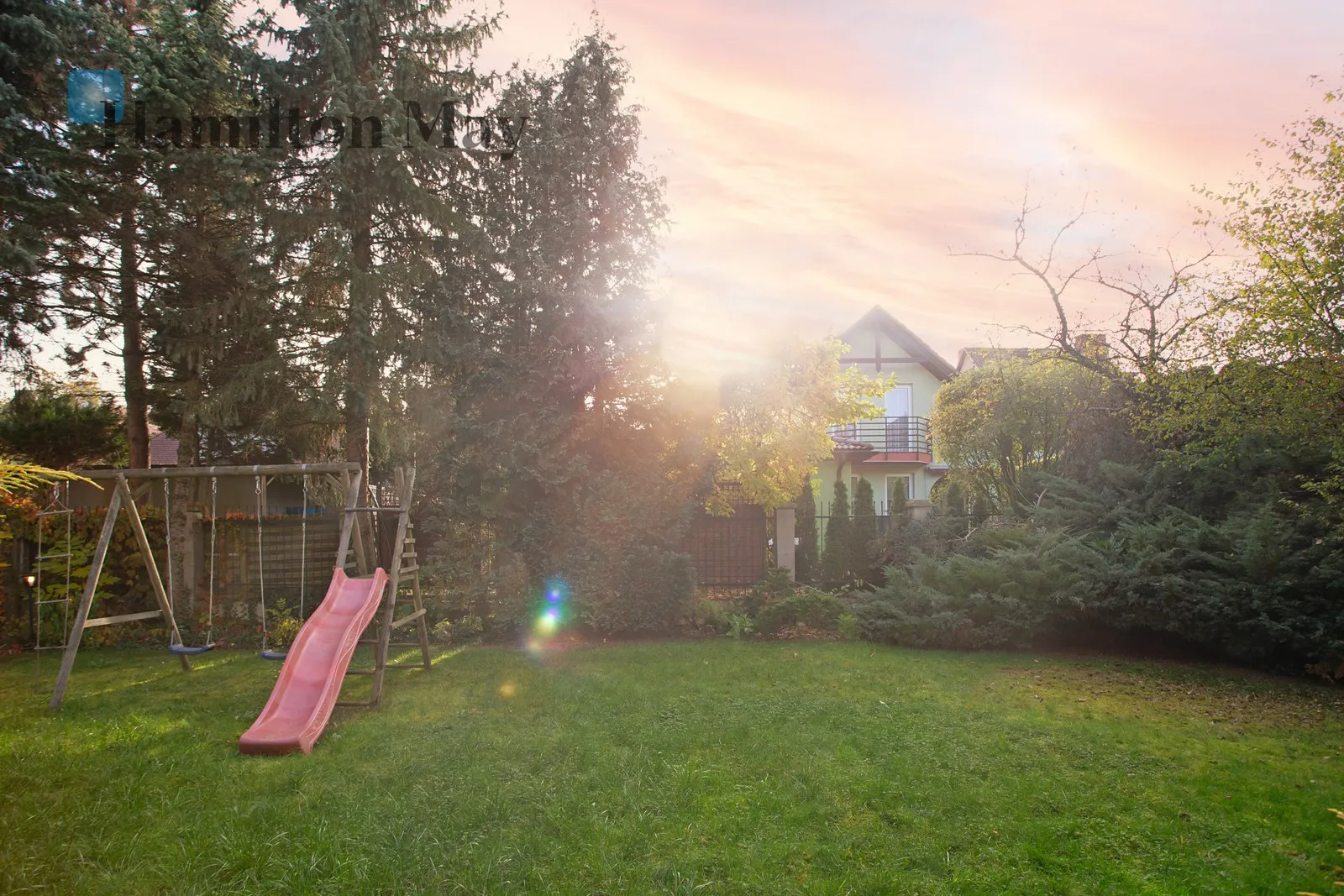A spacious detached house in the immediate vicinity of Decjusza Park in Wola Justowska - slider