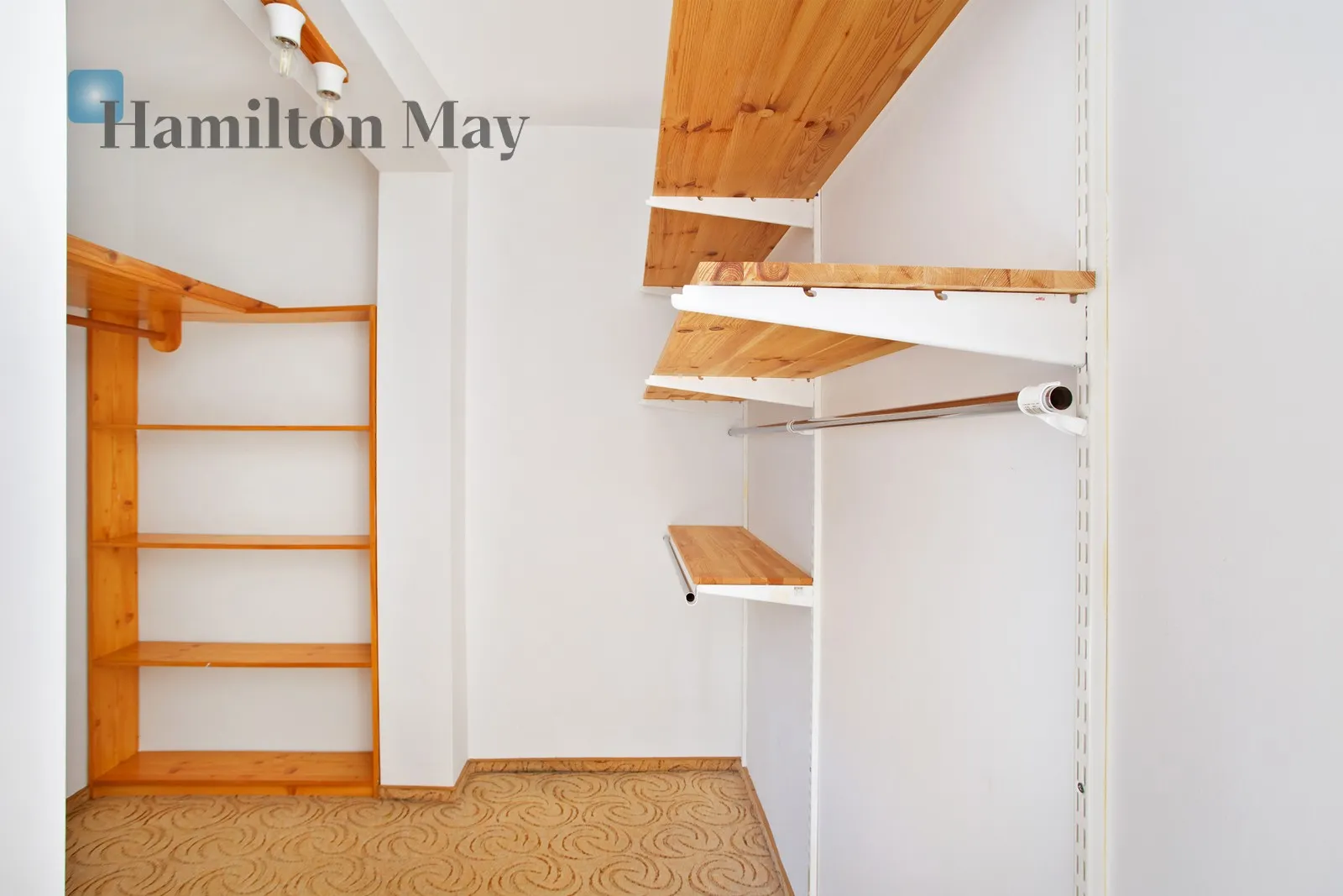 A spacious detached house in the immediate vicinity of Decjusza Park in Wola Justowska - slider