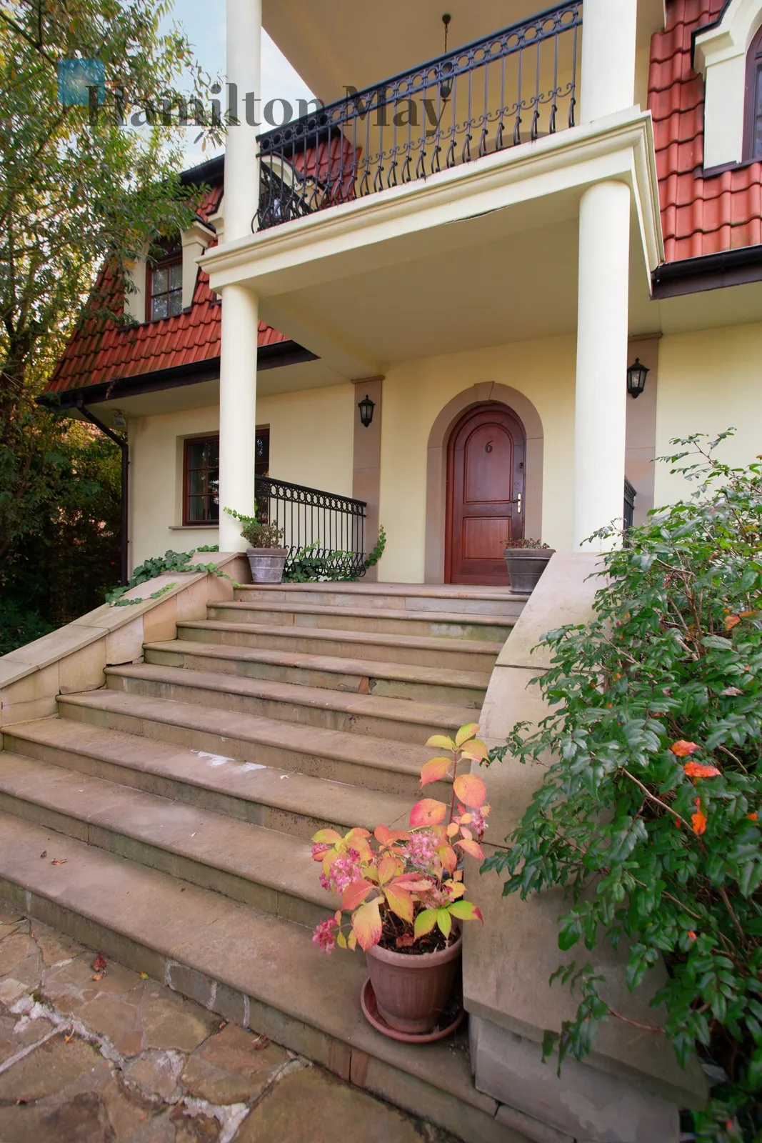 A spacious detached house in the immediate vicinity of Decjusza Park in Wola Justowska - slider