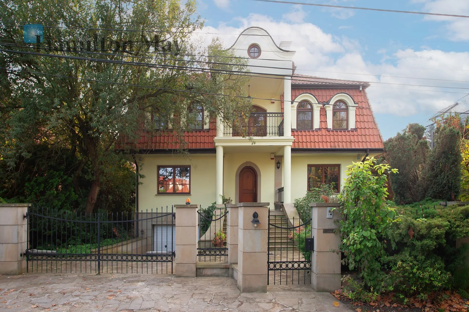 A spacious detached house in the immediate vicinity of Decjusza Park in Wola Justowska - slider