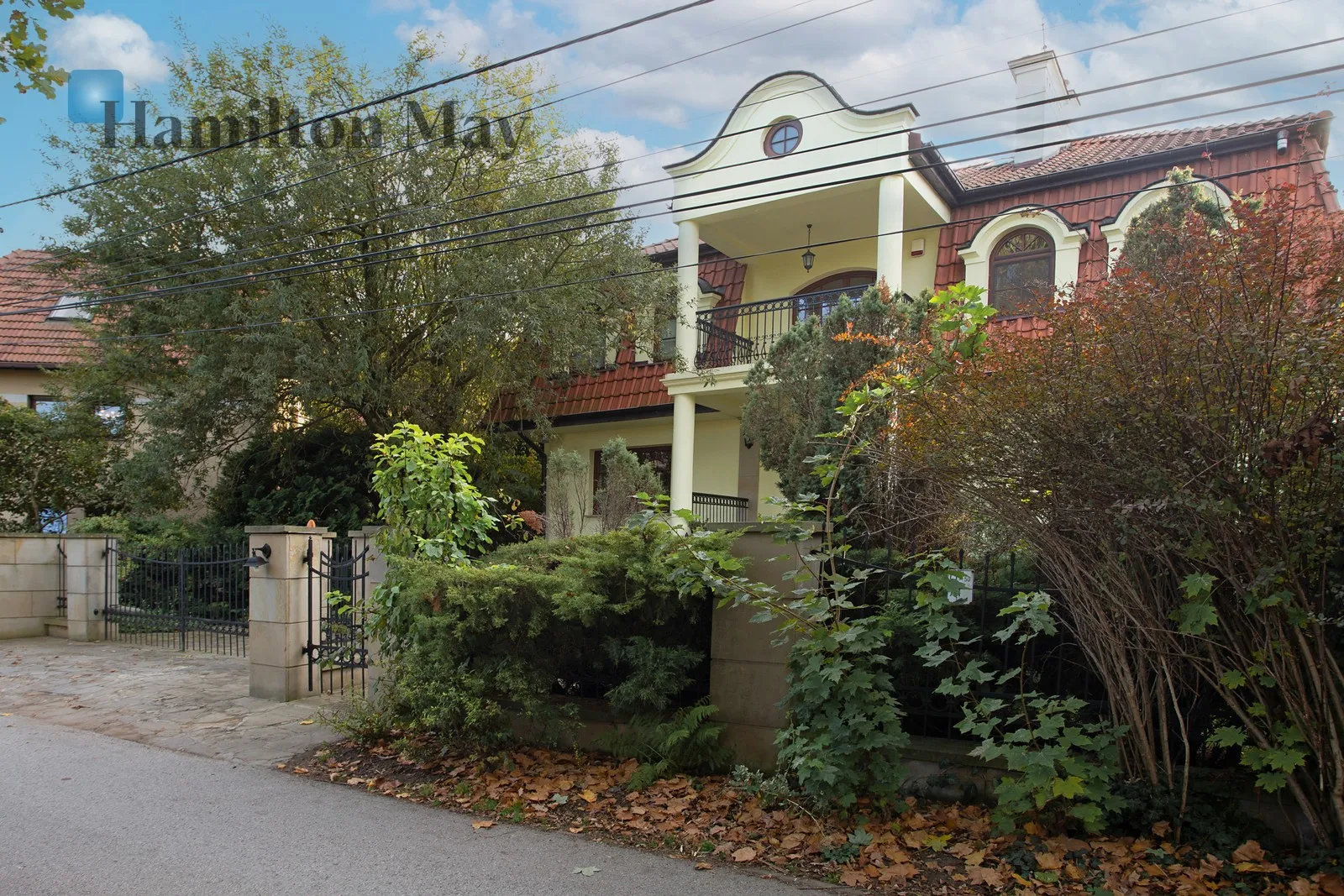A spacious detached house in the immediate vicinity of Decjusza Park in Wola Justowska - slider