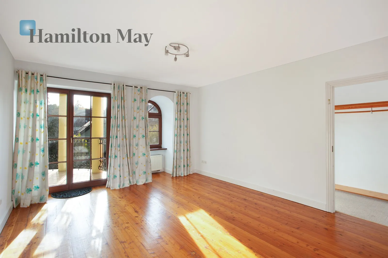 A spacious detached house in the immediate vicinity of Decjusza Park in Wola Justowska - slider