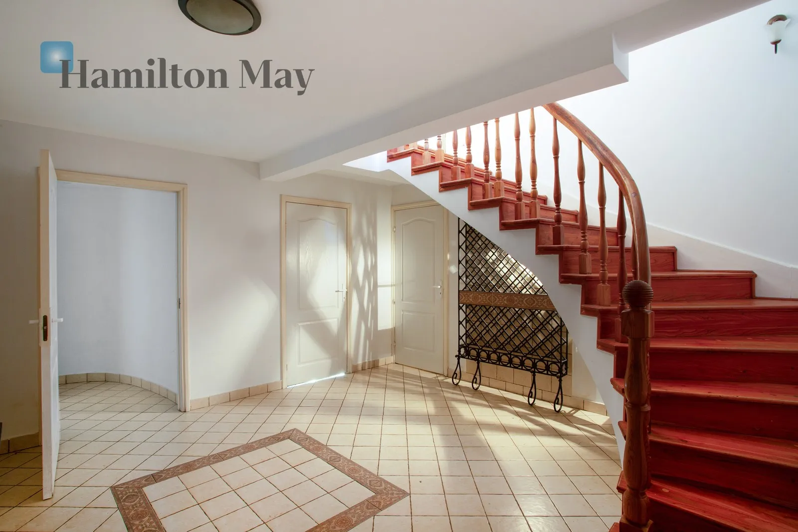 A spacious detached house in the immediate vicinity of Decjusza Park in Wola Justowska - slider