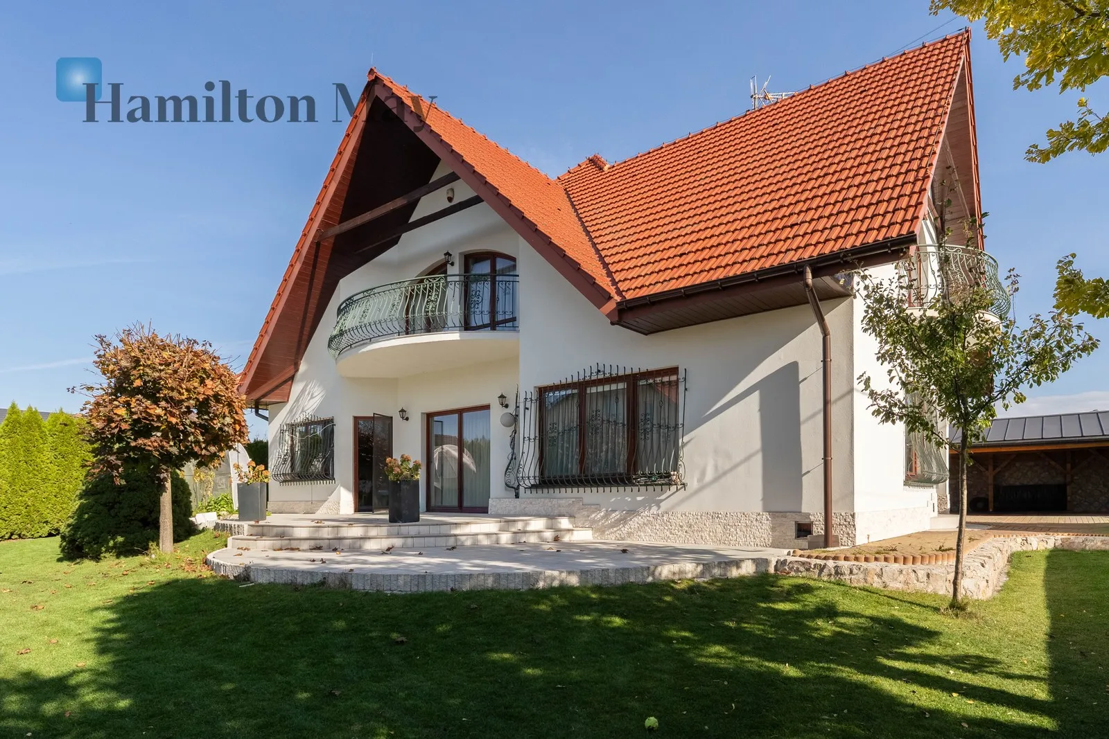 City: Modlniczka Street: Krakowska Region: Modlniczka Price: 3590000 PLN Bedrooms: 4 Bathrooms: 3 Plot size: 750m2 Price/m2: 9782 PLN - slider