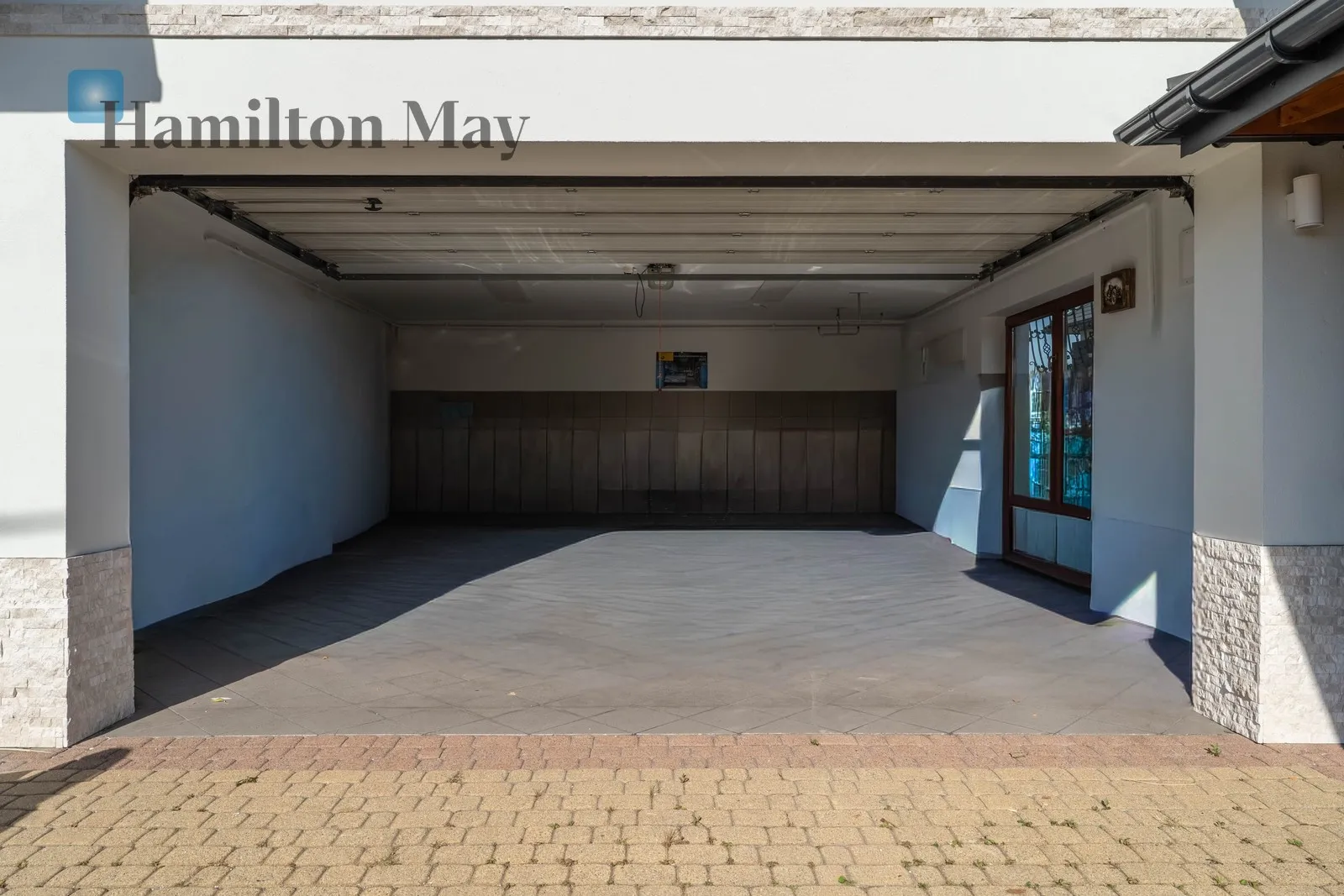City: Modlniczka Street: Krakowska Region: Modlniczka Price: 3590000 PLN Bedrooms: 4 - slider