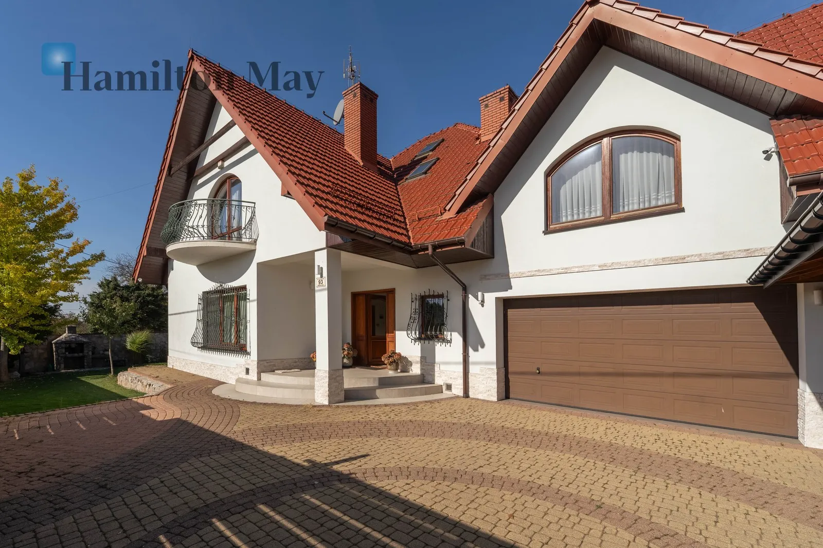 Street: Krakowska Region: Modlniczka Price: 3590000 PLN Bedrooms: 4 Bathrooms: 3 - slider