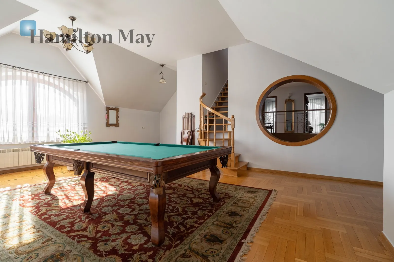 Street: Krakowska Region: Modlniczka Price: 3590000 PLN Bedrooms: 4 - slider