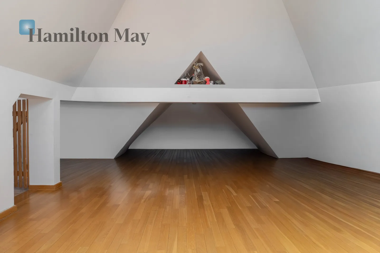 Bedrooms: 4 Bathrooms: 3 Plot size: 750m2 Price/m2: 9782 PLN - slider