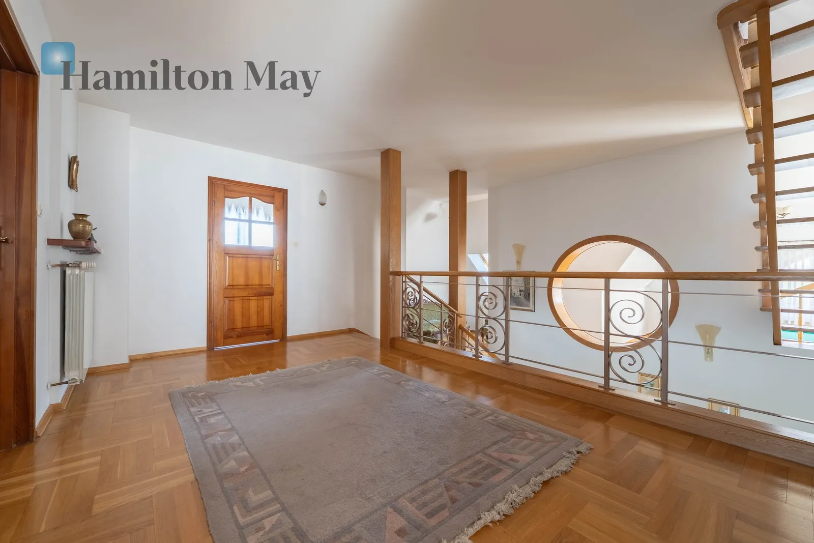 Bedrooms: 4 Bathrooms: 3 Plot size: 750m2 - slider