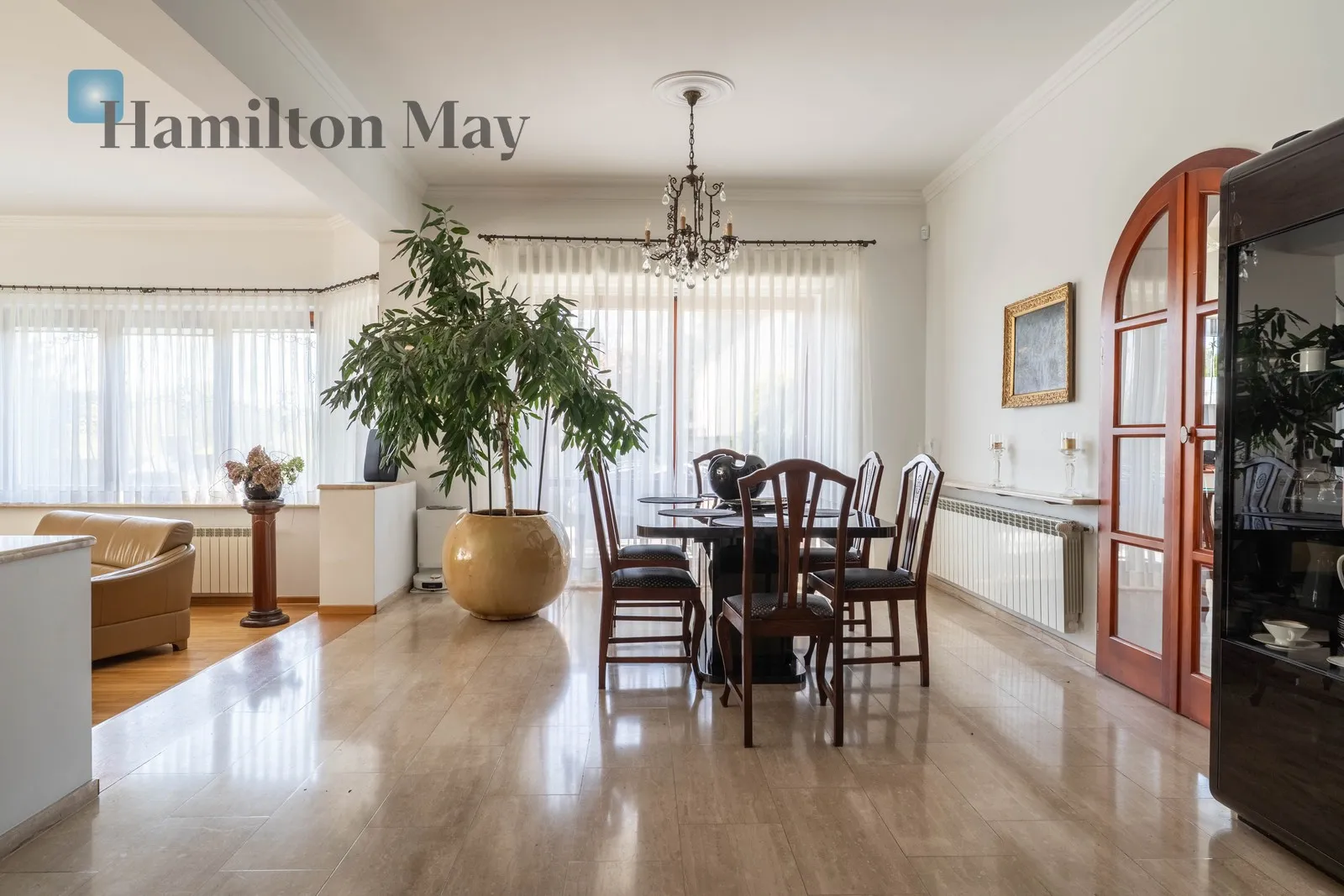 For sale a spacious and functional house located in Modlniczka, situated on a 7.5-acre plot - slider