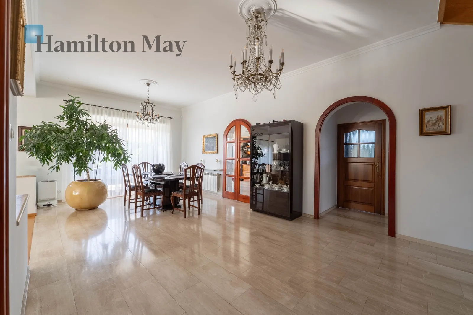 For sale a spacious and functional house located in Modlniczka, situated on a 7.5-acre plot - slider
