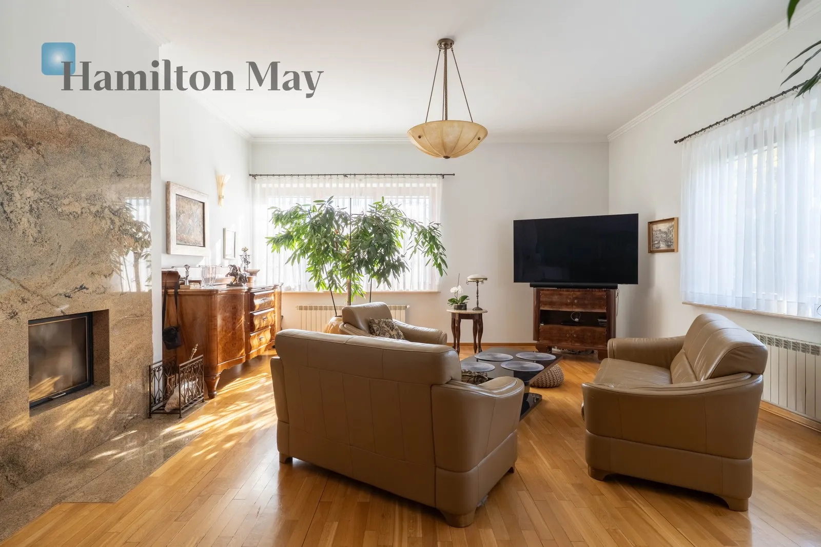 City: Modlniczka Street: Krakowska Region: Modlniczka Price: 3590000 PLN Bedrooms: 4 Bathrooms: 3 Plot size: 750m2 - slider