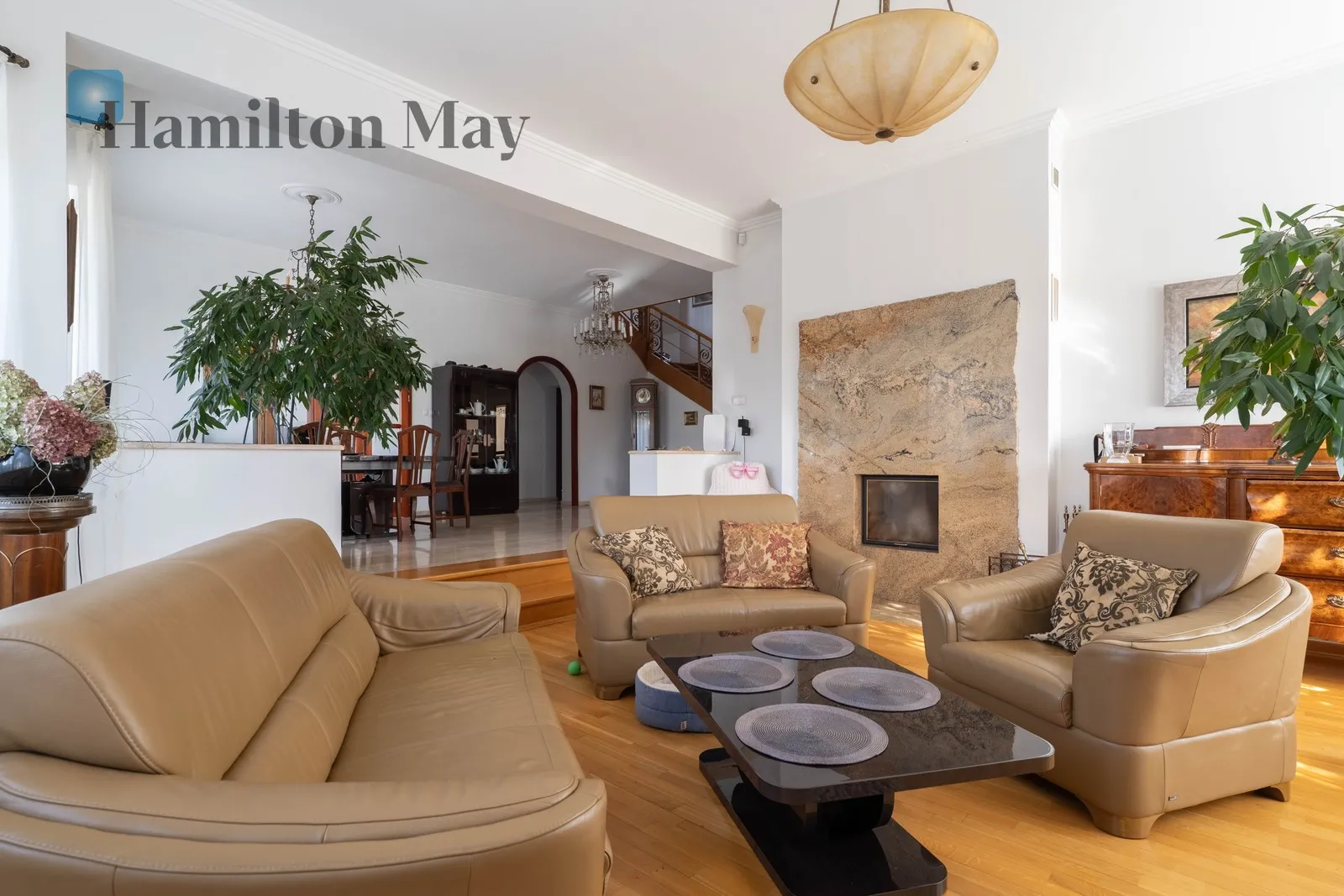 For sale a spacious and functional house located in Modlniczka, situated on a 7.5-acre plot - slider