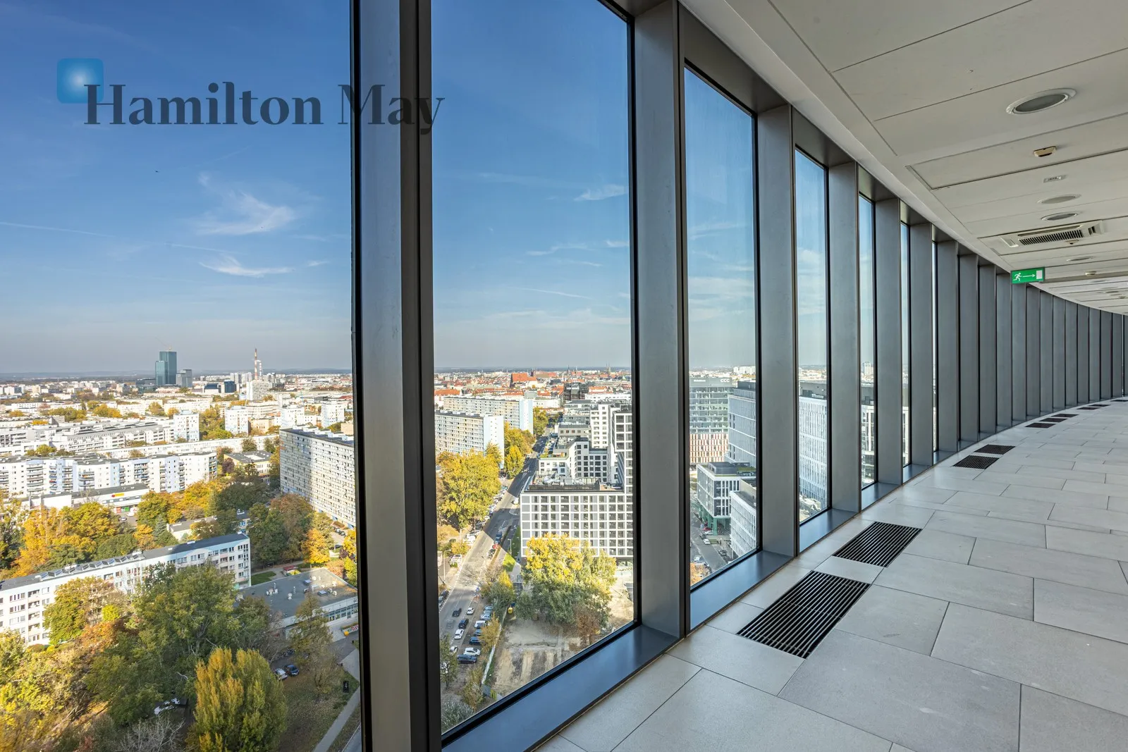 Distance to centre: 1.87 km Level: 14 Price: 5500 PLN Bedrooms: 1 Bathrooms: 1 Size: 57m2 - slider