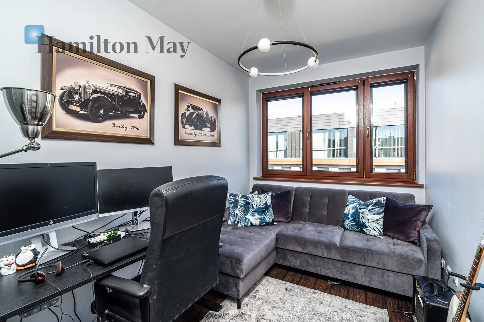 Street: Kamienna Region: Stare Miasto Distance to centre: 1.6 km Level: 6 Price: 1070000 PLN Bedrooms: 2 Bathrooms: 1 - slider