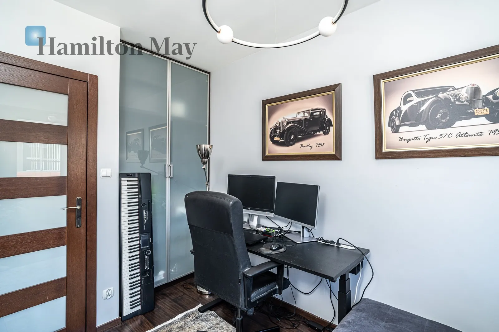 Region: Stare Miasto Distance to centre: 1.6 km Level: 6 Price: 1070000 PLN Bedrooms: 2 Bathrooms: 1 Size: 58m2 - slider