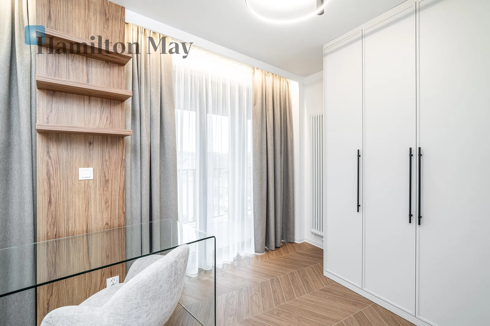 Distance to centre: 3.35 km Level: 4 Price: 7900 PLN Bedrooms: 2 Bathrooms: 1 Size: 79m2 - slider