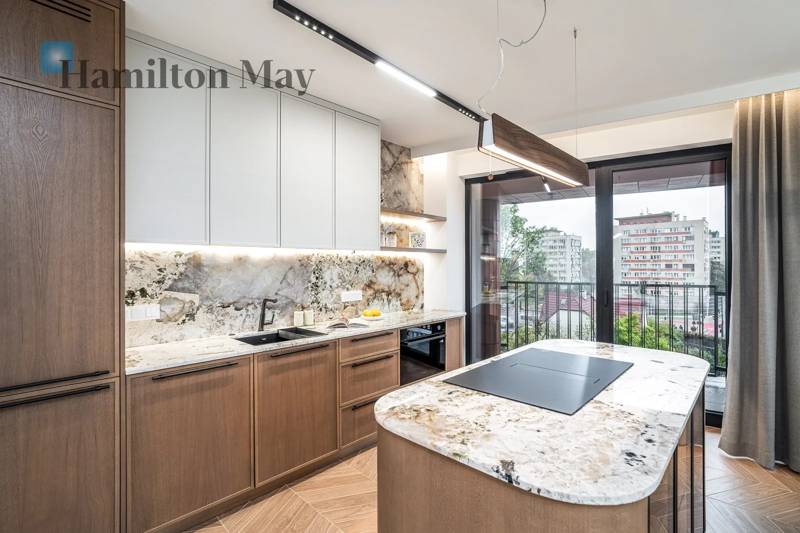 City: Kraków Street: Mogilska Region: Prądnik Czerwony Distance to centre: 3.35 km Level: 4 Price: 7900 PLN Bedrooms: 2 - slider