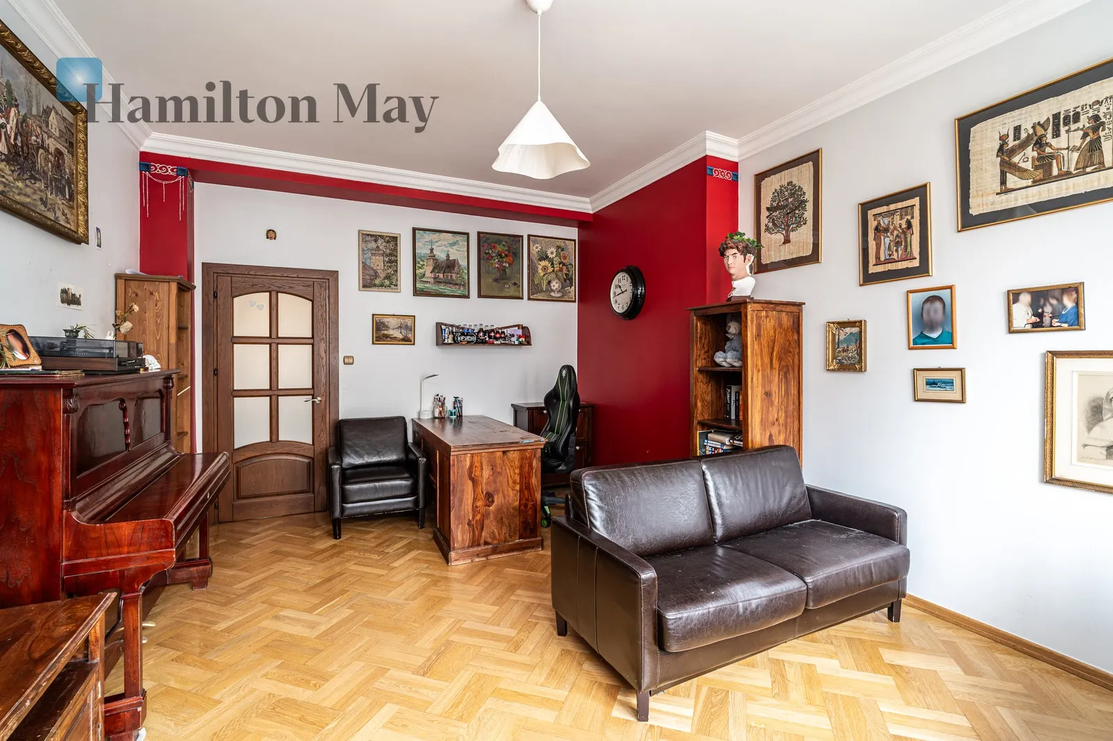 Region: Stare Miasto Distance to centre: 0.59 km Level: 4 Price: 2800000 PLN Bedrooms: 3 Bathrooms: 2 - slider