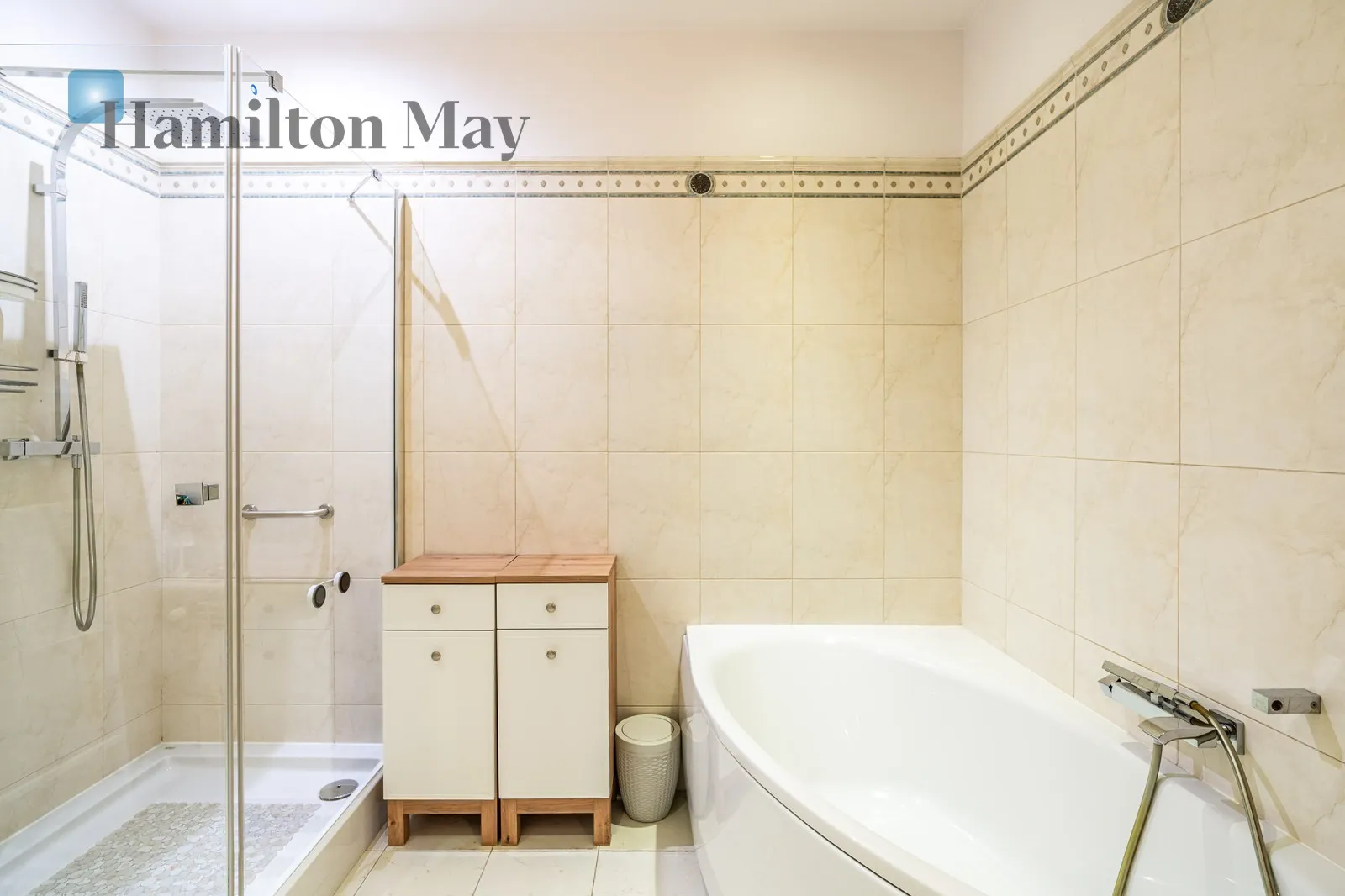 Level: 4 Price: 2800000 PLN Bedrooms: 3 Bathrooms: 2 Size: 113m2 - slider
